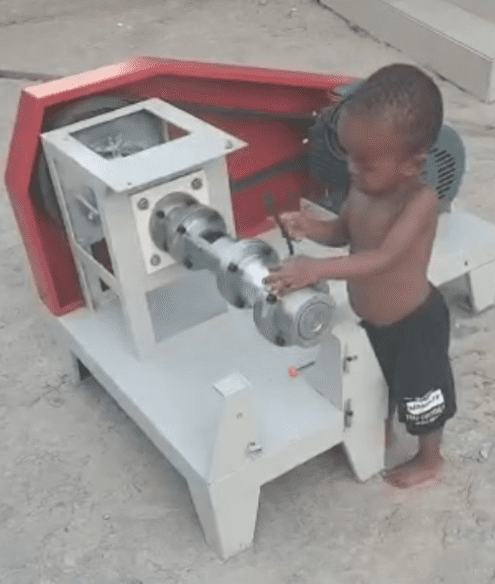 The Youngest Floating Fish Feed Machine buyer of Lima in The World